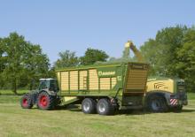 Къси ремаркета за силаж Krone TX 460 D 