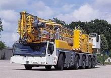 Кулокран монтиран върху камион - тролейна стрела - долно въртене Liebherr MK 100