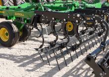 Култиватори John Deere 2230LL
