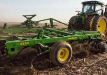 Култиватори John Deere 2330