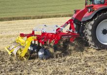 Култиватори Pöttinger Synkro 3020