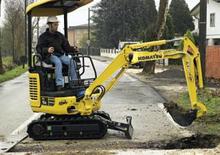 Мини екскаватори Komatsu PC16R-2