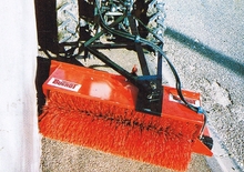 Монтирани машини за метене Bugnot B.A.S. 160