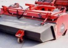 Монтирани машини за метене Bugnot BR 175