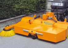 Монтирани машини за метене Wiedenmann CombiClean 2600