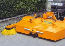 Монтирани машини за метене Wiedenmann CombiClean 2603