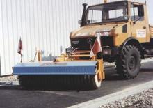 Монтирани машини за метене Drutzel DVK-U 220 HS
