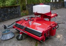 Монтирани машини за метене Grünig GSO 1200