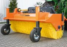 Монтирани машини за метене Bema Jumbo 3000