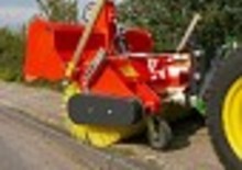 Монтирани машини за метене Adler K 560-135