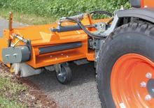 Монтирани машини за метене Bema Kommunal 400 Dual 1400