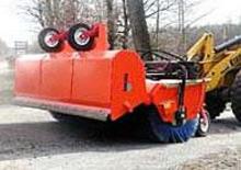 Монтирани машини за метене Tuchel Profi Gigant