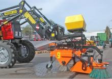 Монтирани машини за метене Pronar ZM 2000 