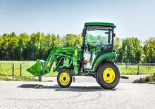 Общински многофункционални превозни средства на дизел John Deere 2032 R