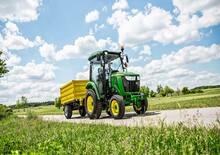 Общински многофункционални превозни средства на дизел John Deere 3046 R