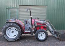 Общински многофункционални превозни средства на дизел Massey Ferguson MF 2415