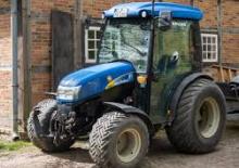 Общински многофункционални превозни средства на дизел New Holland T 3030 (101)