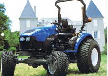 Общински многофункционални превозни средства на дизел New Holland TC 18 D