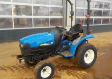 Общински многофункционални превозни средства на дизел New Holland TC 21 D
