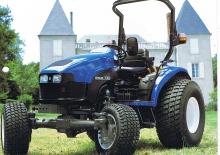 Общински многофункционални превозни средства на дизел New Holland TC 21 D