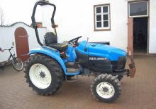 Общински многофункционални превозни средства на дизел New Holland TC 27 D