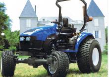 Общински многофункционални превозни средства на дизел New Holland TC 27 D