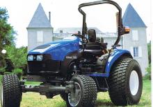 Общински многофункционални превозни средства на дизел New Holland TC 45 D
