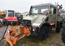 Общински многофункционални превозни средства на дизел Unimog U 90
