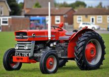Трактори със задно задвижване Massey Ferguson 135