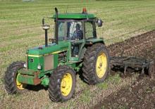 Общински трактори John Deere 3140