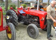 Общински трактори Massey Ferguson 37