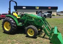 Общински трактори John Deere 4044M 