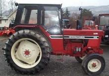 Трактори със задно задвижване International Harvester 585
