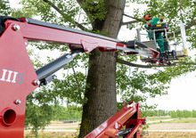 Пълзящи повдигачи с подвижна стрела Hinowa Lightlift 14.70 IIIS