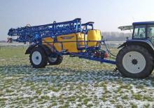 Прикачни полеви пръскачки Delvano 4400 EAKS PS