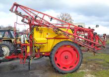 Прикачни полеви пръскачки Unia Europa II 4027 XL