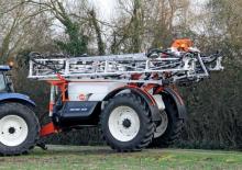 Прикачни полеви пръскачки Kuhn Metris 4100 TR4