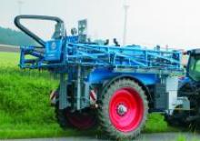 Прикачни полеви пръскачки Unia R 815 XL