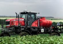 Самоходни полеви пръскачки Massey Ferguson MF 8125