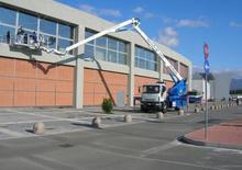 Монтирани на ремаркета повдигачи с подвижна стрела Oil & Steel Eagle S 3224