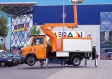 Монтирани на ремаркета повдигачи с подвижна стрела Esda GL 1200