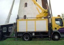 Монтирани на ремаркета повдигачи с подвижна стрела Custers Taurus 265-14,5