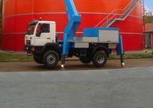 Монтирани на ремаркета повдигачи с подвижна стрела Esda TG 1700