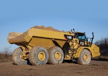Съчленени самосвали Caterpillar 740B