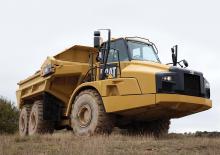 Съчленени самосвали Caterpillar 740B-EJ