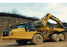 Съчленени самосвали Caterpillar 745