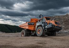 Съчленени самосвали Develon DA45-7 4x4 