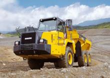 Съчленени самосвали Komatsu HA250-3