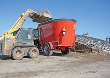 Смесители за фураж Kuhn VT 244