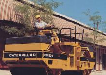 Тандемни вибрационни валяци Caterpillar CB-534